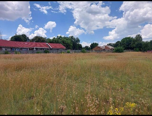 LAND FOR SALE IN SHARON PARK